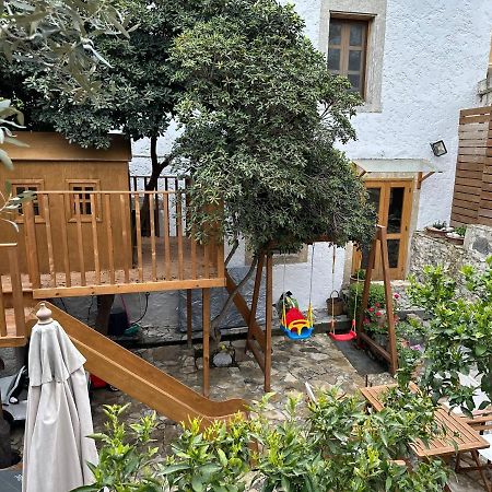 Mk Cottage With Breakfast And Jacuzzi Sárkhos المظهر الخارجي الصورة